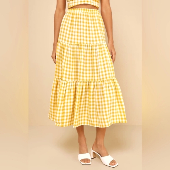 Old Navy Dresses & Skirts - Old Navy Yellow and White Tiered Midi Skirt